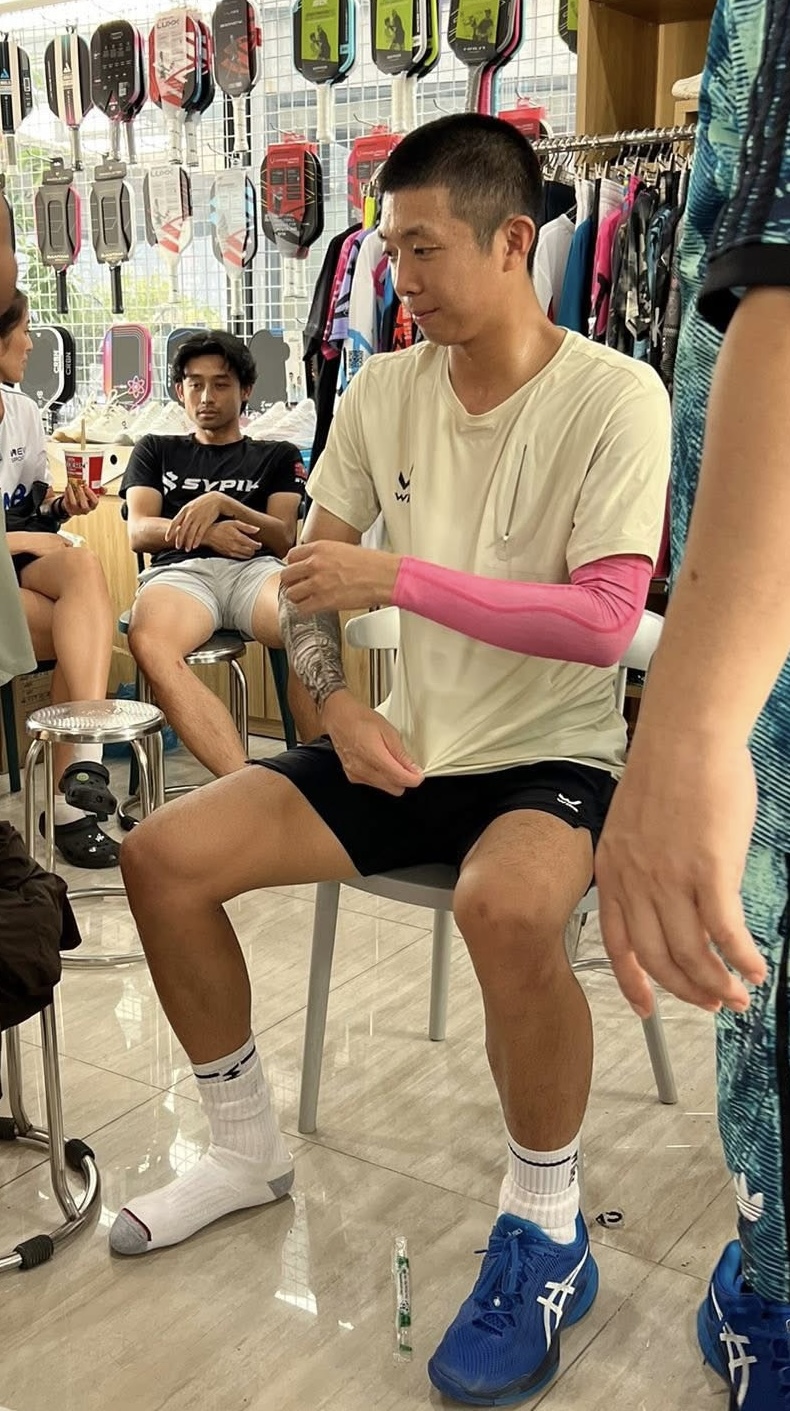 Quang Dương chấn thương sau trận vòng loại trước đó (Ảnh: PickBull) 