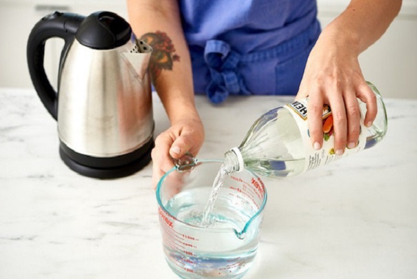 Cảnh báo đến các gia đình đang đun nước bằng ấm điện