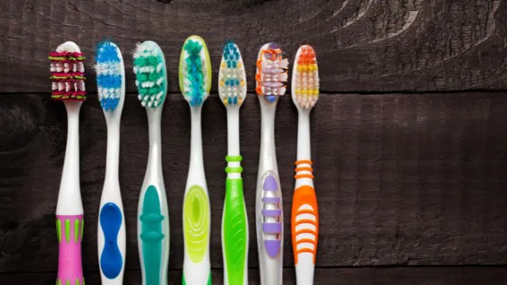 Bao lâu nên thay bàn chải đánh răng 1 lần?