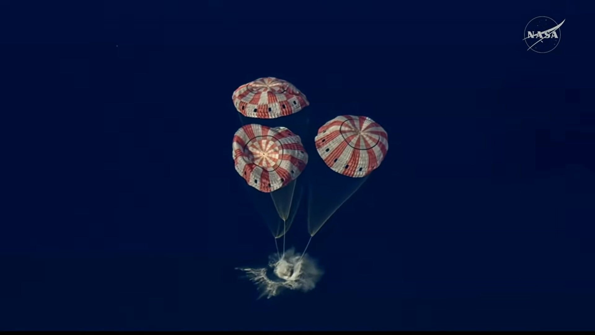 Cú nhảy dù lịch sử