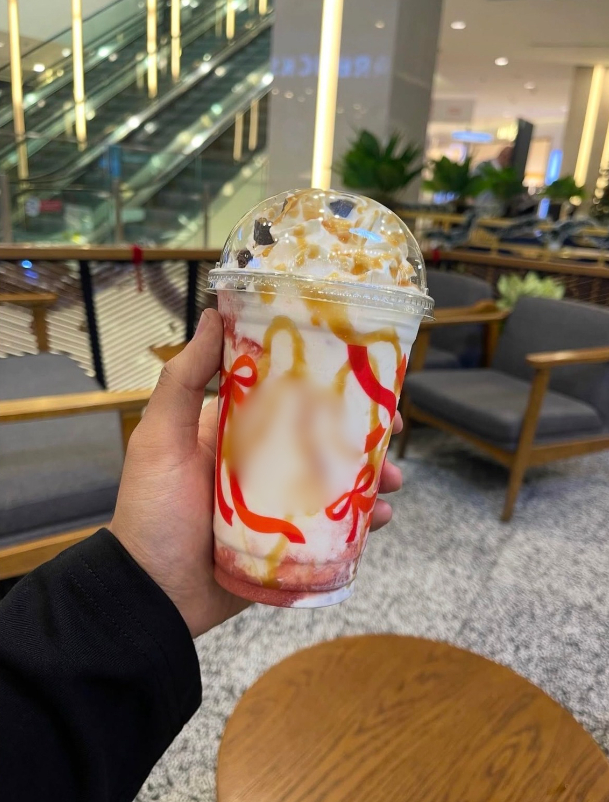 Tranh cãi menu chuỗi đồ uống nổi tiếng không dùng tiếng Việt, đi uống nước vẫn phải  “làm bài kiểm tra ngoại ngữ”?