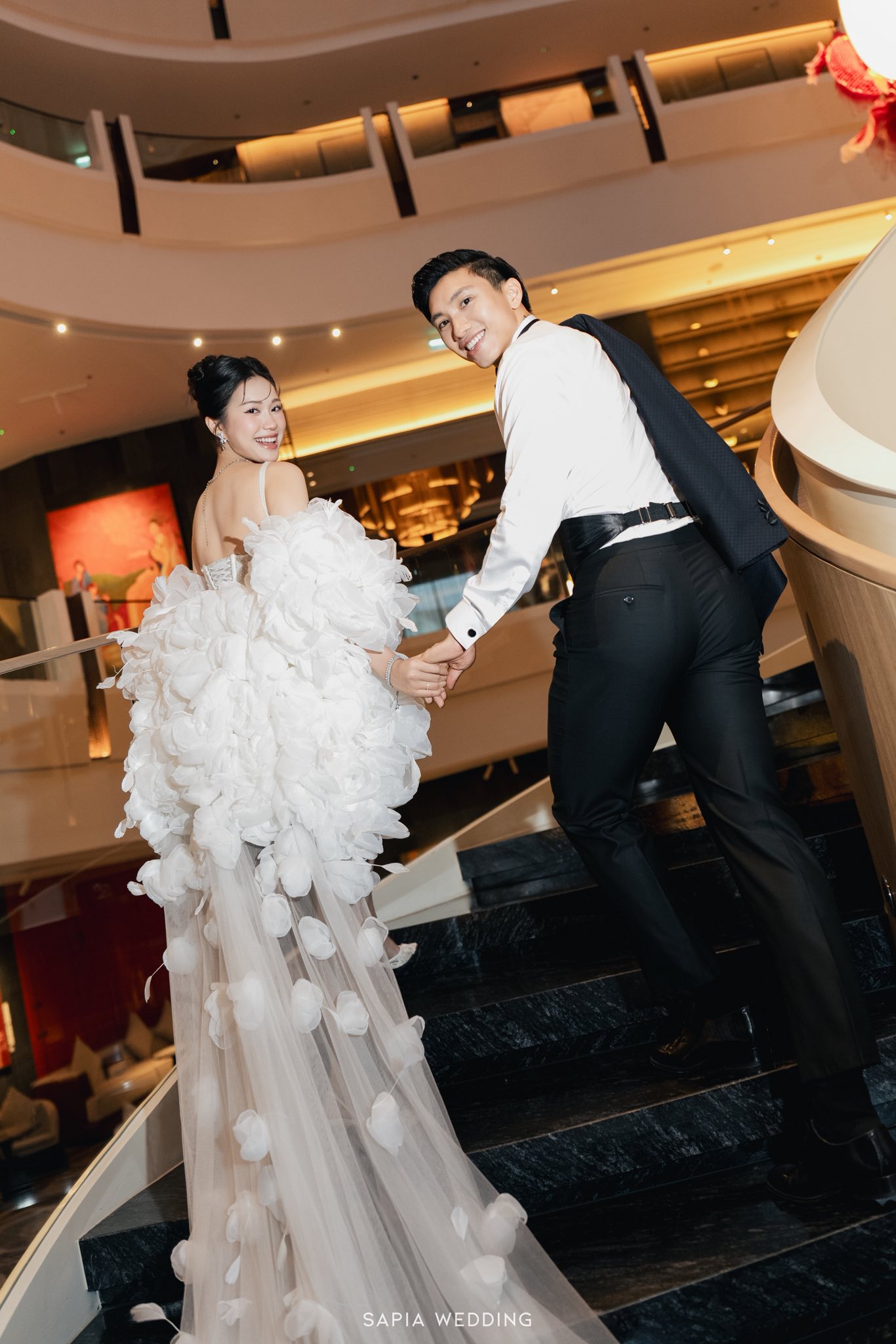 Vă Hậu sau 10 năm hạnh phúc bên vợ đẹp con xinh 