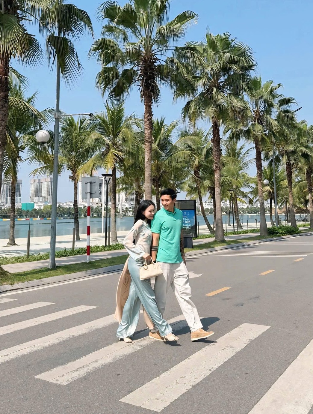 Đoàn Văn Hậu đăng ảnh 