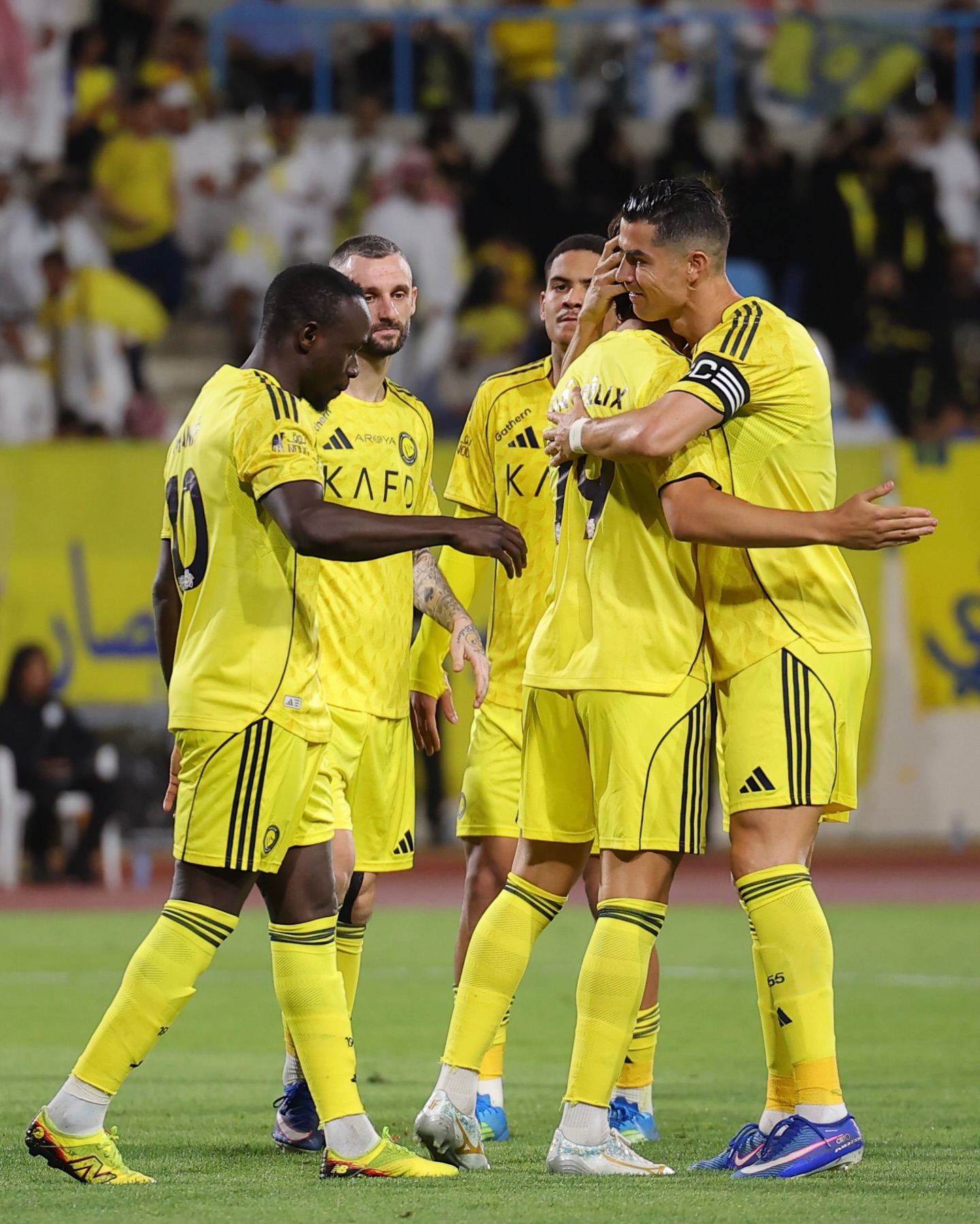 Ronaldo cán mốc 968 bàn thắng, ghi 24 bàn/24 trận đưa Al Nassr đi vào lịch sử ở tuổi 41