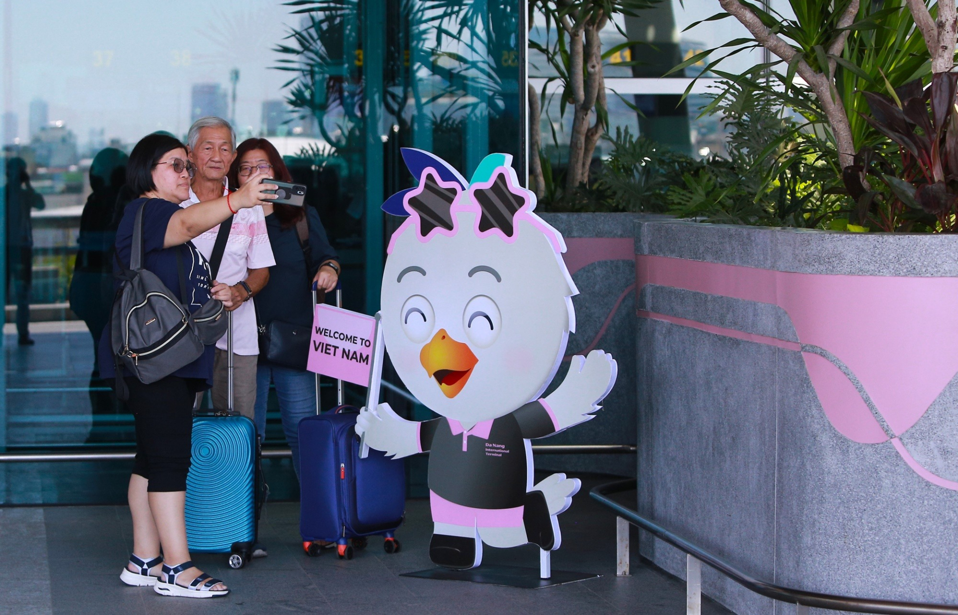 Du khách quốc tế đến với Đà Nẵng