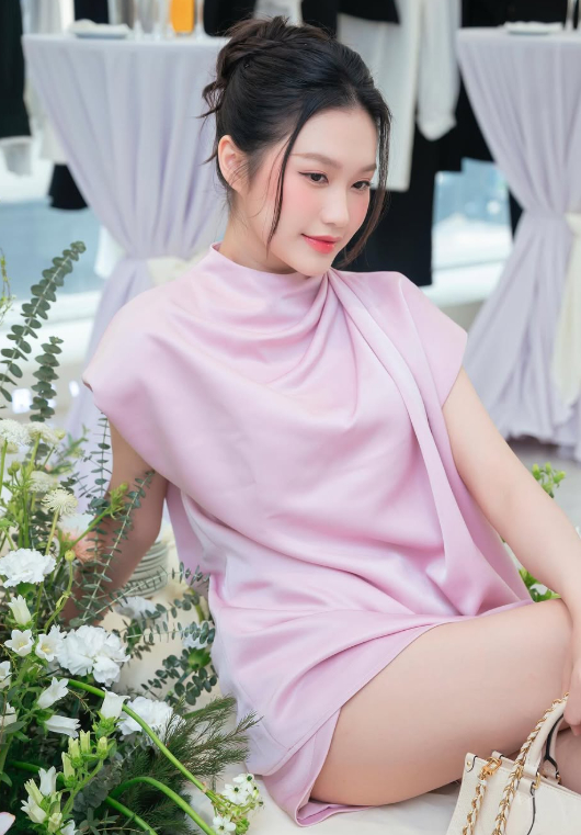 Ngắm Doãn Hải My 100 lần không chán: Mặt xinh dáng xịn ăn mặc đẹp, không tin cô ấy đã sinh con 