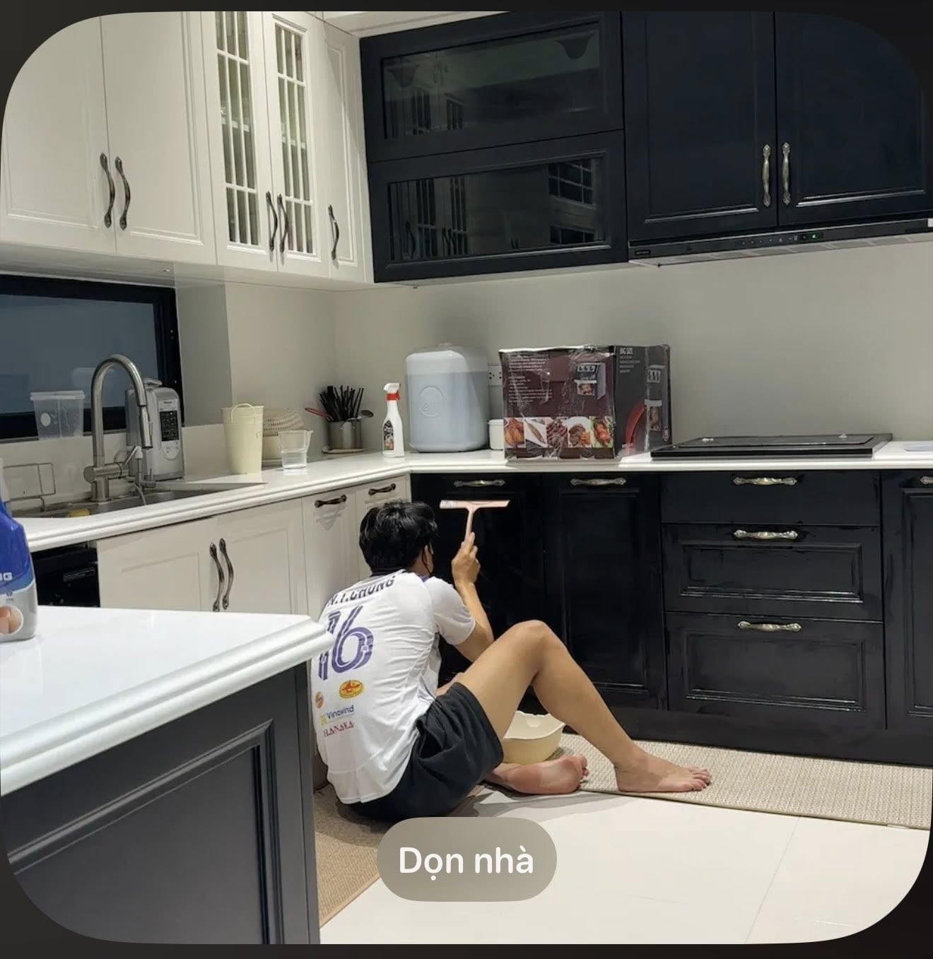 Thành Chung chăm chỉ việc nhà