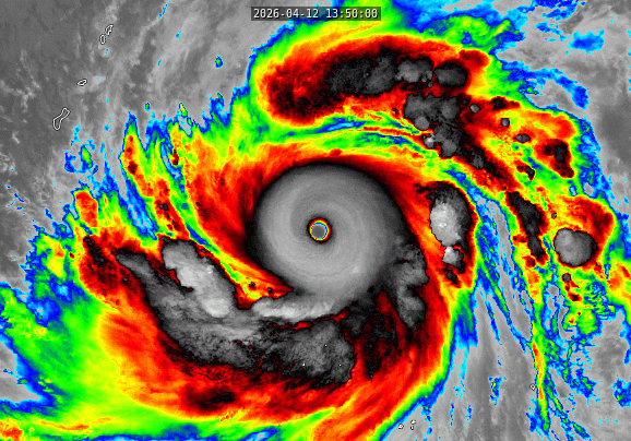 Siêu bão Sinlaku lớn nhất từ đầu năm đạt đỉnh điểm sức mạnh, gió giật hủy diệt tới 350km/h, nhiều hãng hàng không hủy chuyến bay