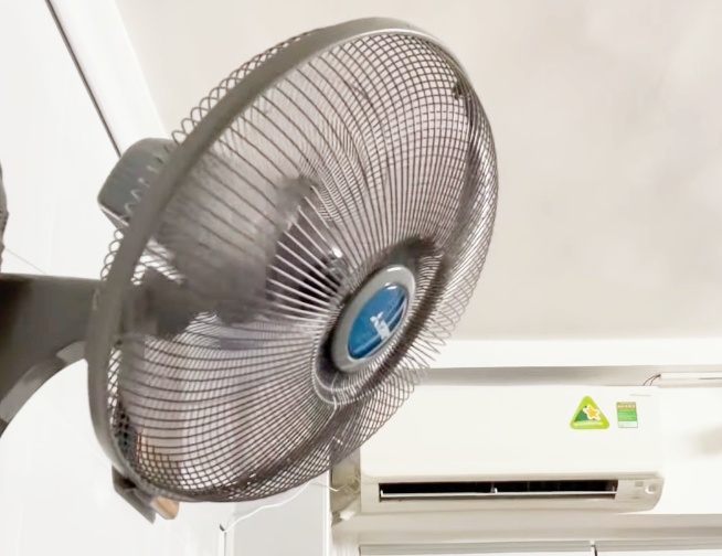 Bật điều hòa + quạt có tốn điện hơn không? EVN đưa ra đáp án 