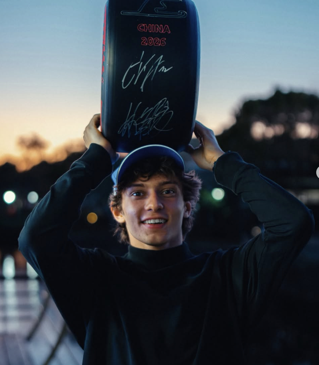 Andrea Kimi Antonelli là ai mà nháy mắt cũng hút 11 triệu lượt xem?