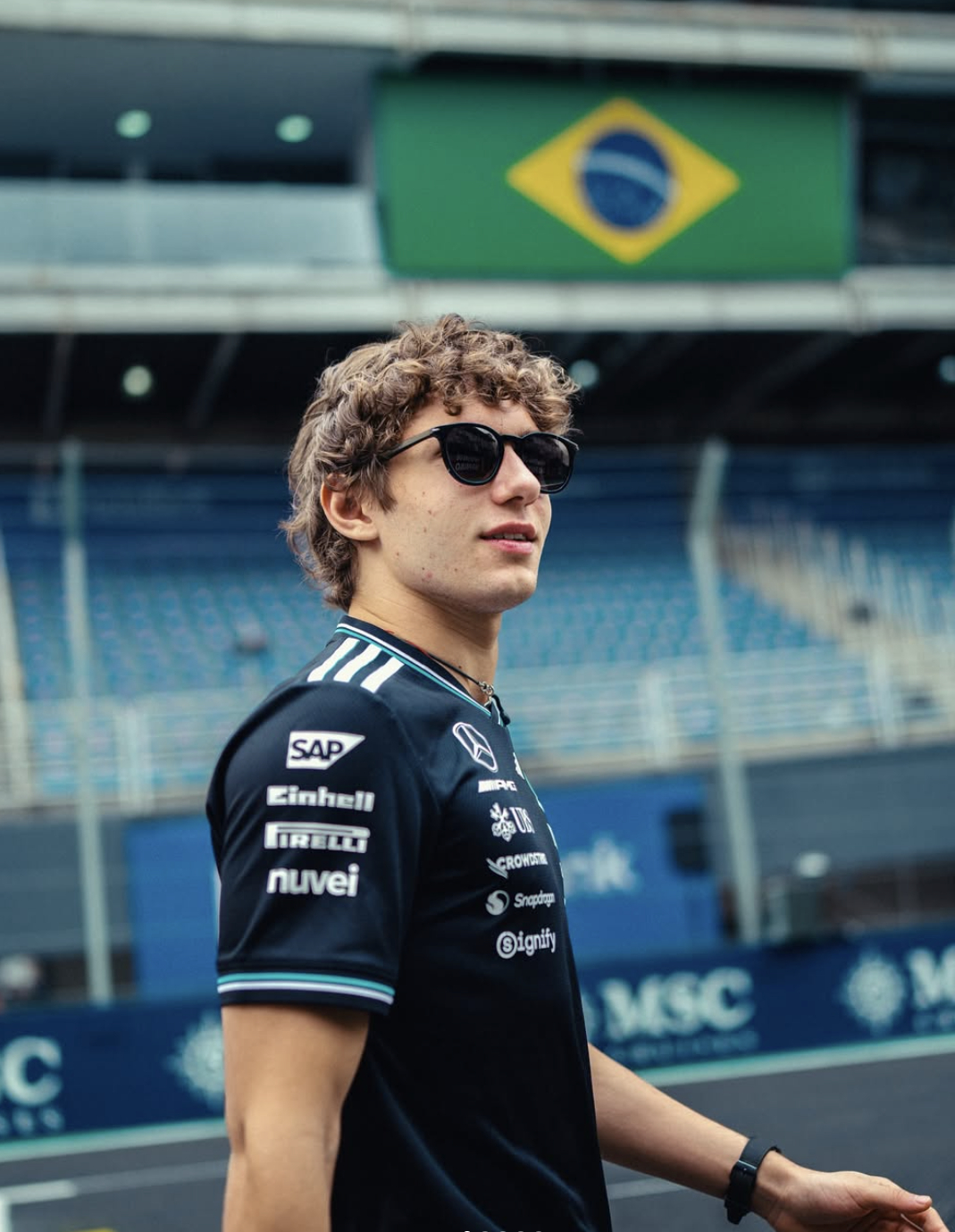 Andrea Kimi Antonelli là ai mà nháy mắt cũng hút 11 triệu lượt xem?