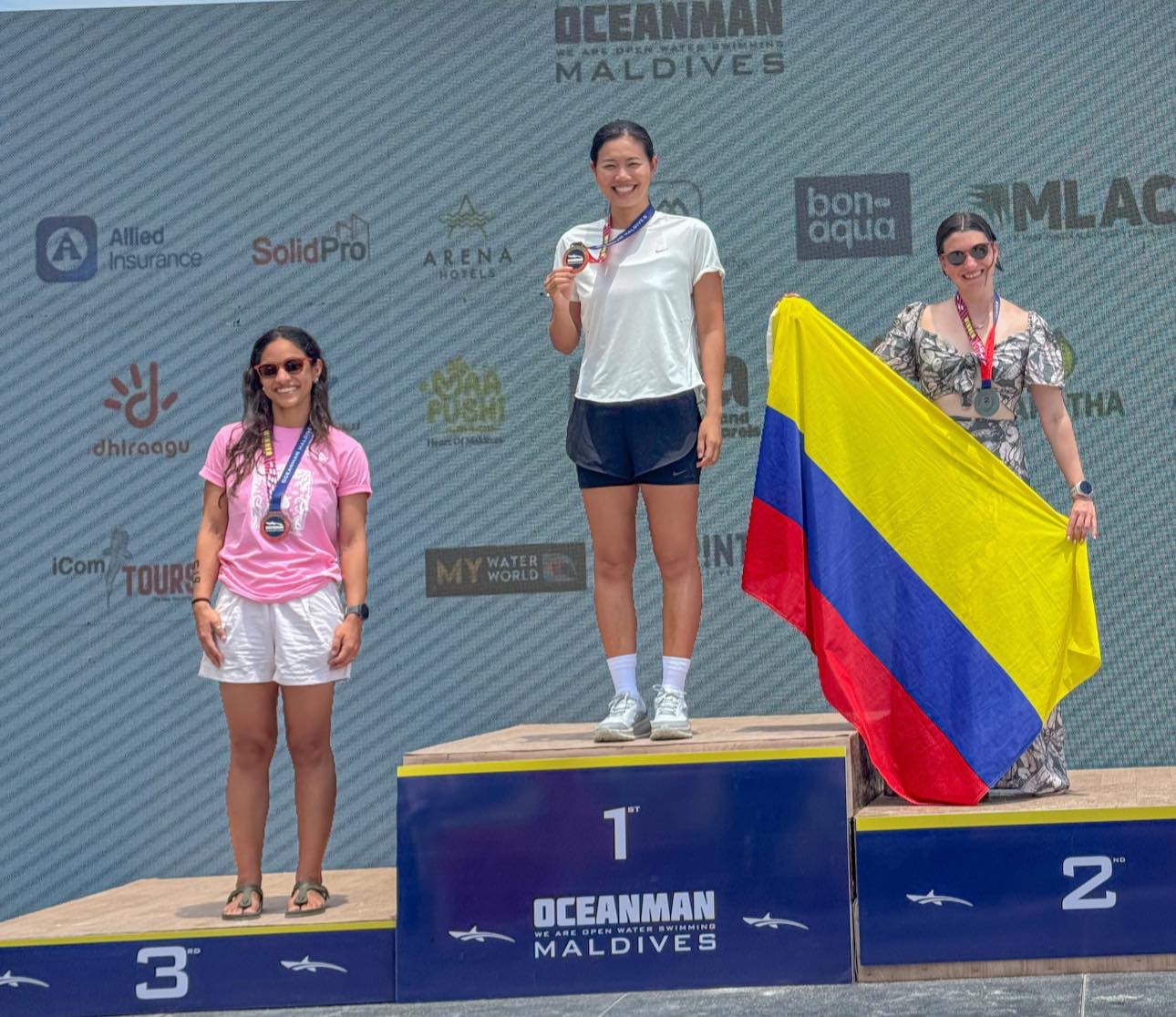 Cô ẵm tới 4 HCV