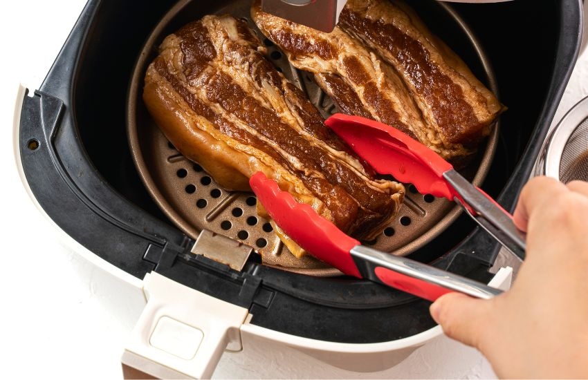 Dùng nồi chiên không dầu mỗi ngày nhưng nhiều nhà vẫn mắc 7 sai lầm này