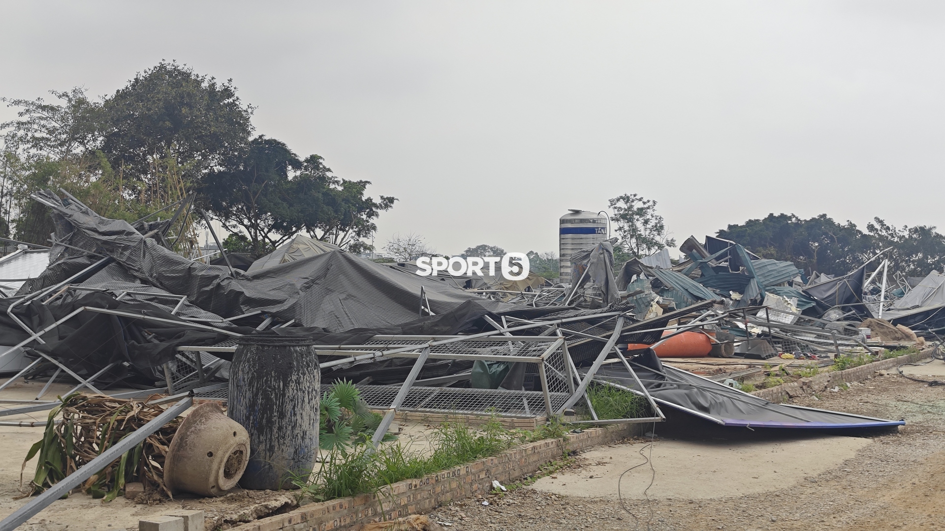 Người chơi pickleball đóng tiền cả quý hoang mang lo mất tiền cọc khi cụm sân pickleball lớn nhất Hà Nội bị tháo dỡ