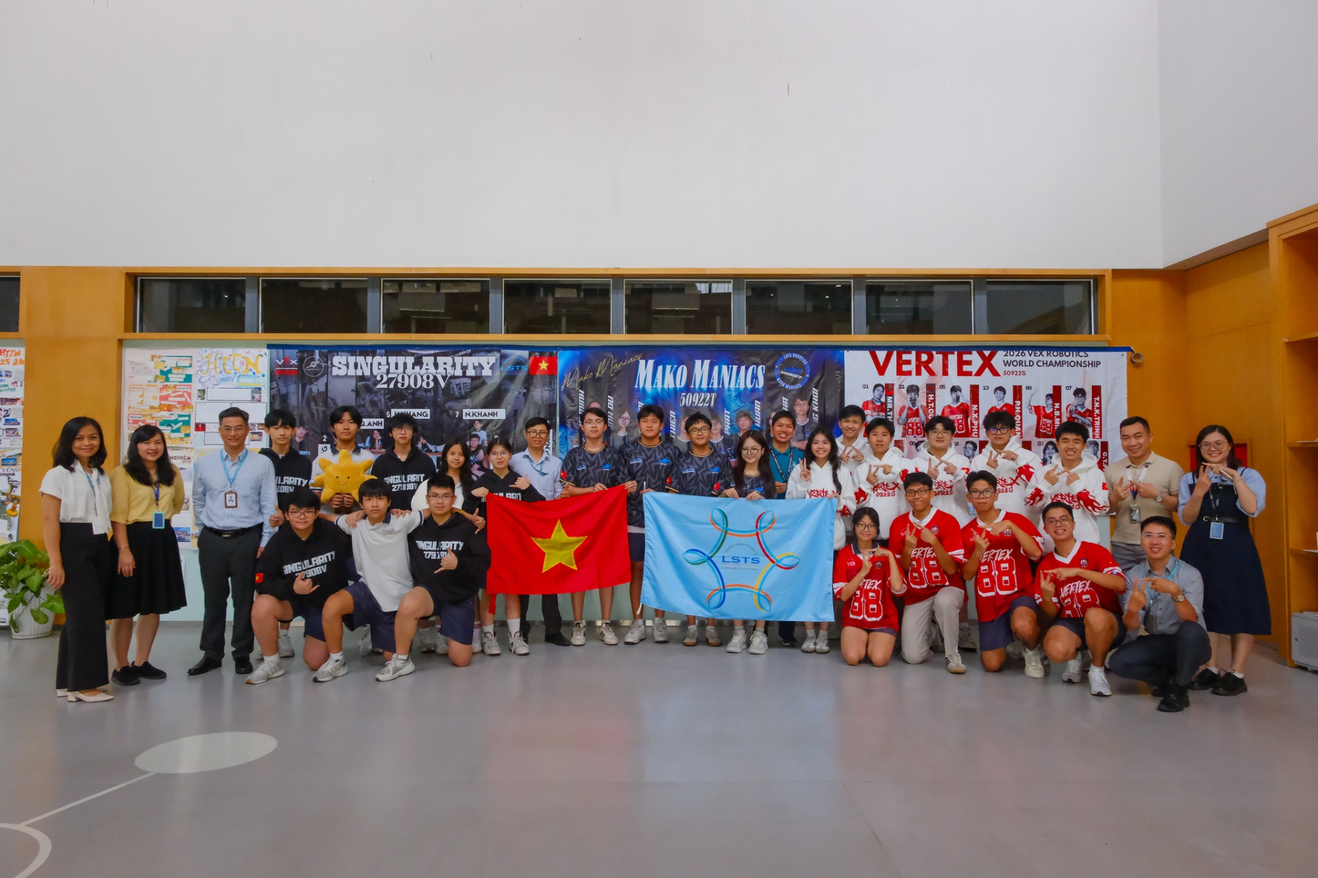 3 đội tuyển Robotics LSTS đã sẵn sàng để khẳng định trí tuệ Việt Nam tại đấu trường Robotics lớn nhất thế giới VEX World Championship 2026
