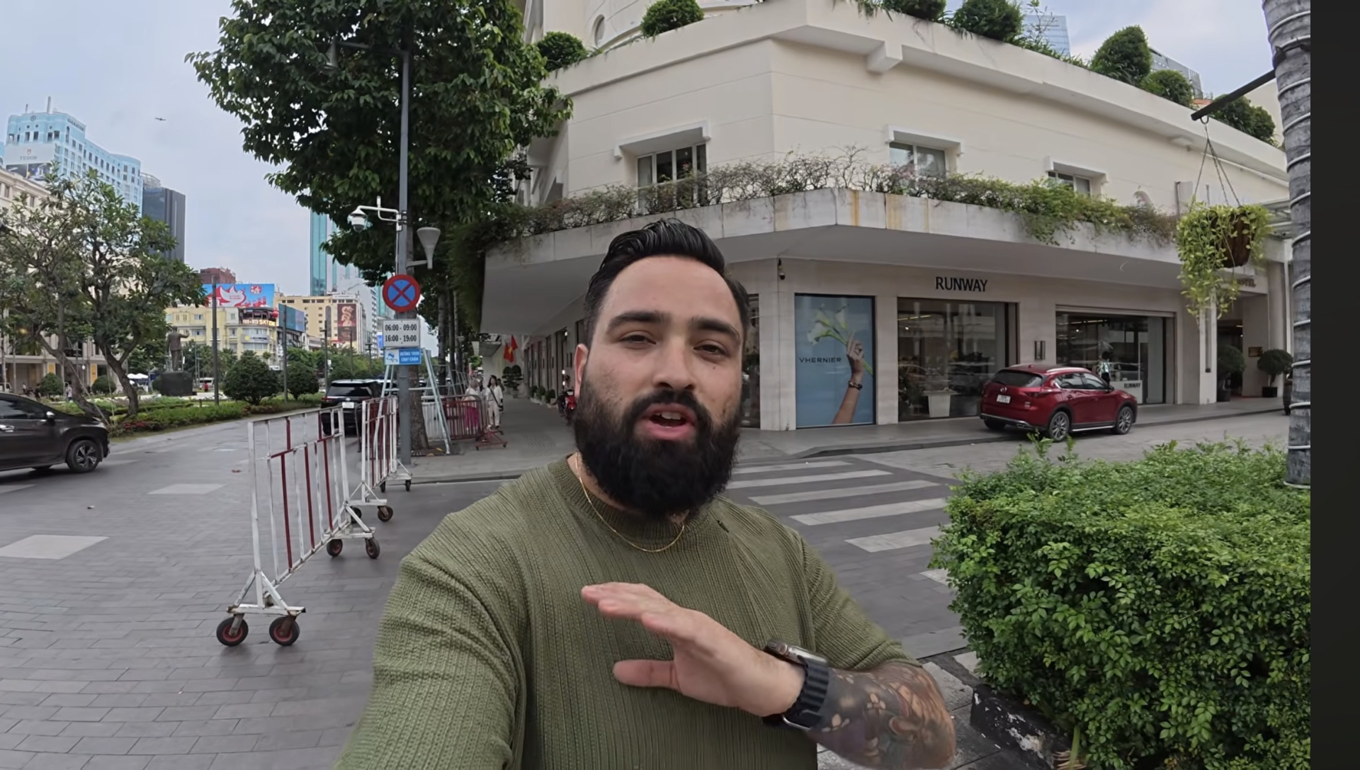 Khách Tây sang tận Việt Nam mua vàng 18k, khâm phục tài năng của thợ kim hoàn