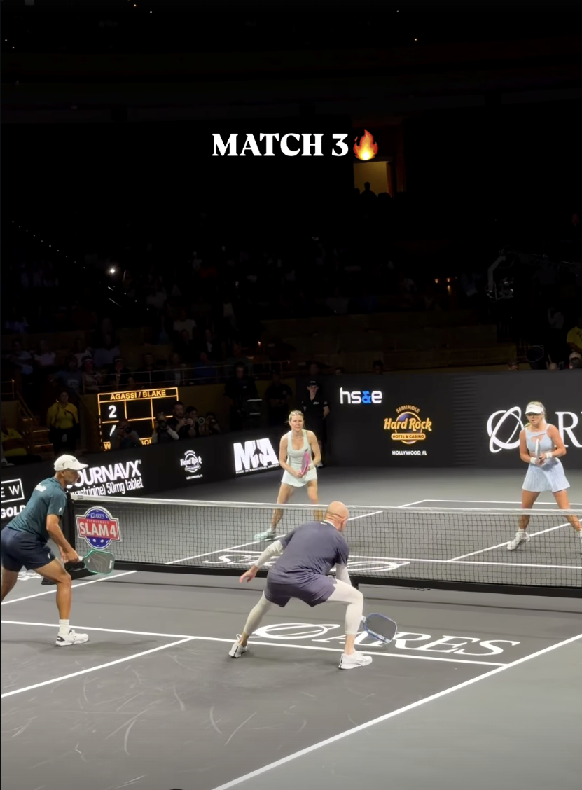 Đôi nữ thua ở trận 3