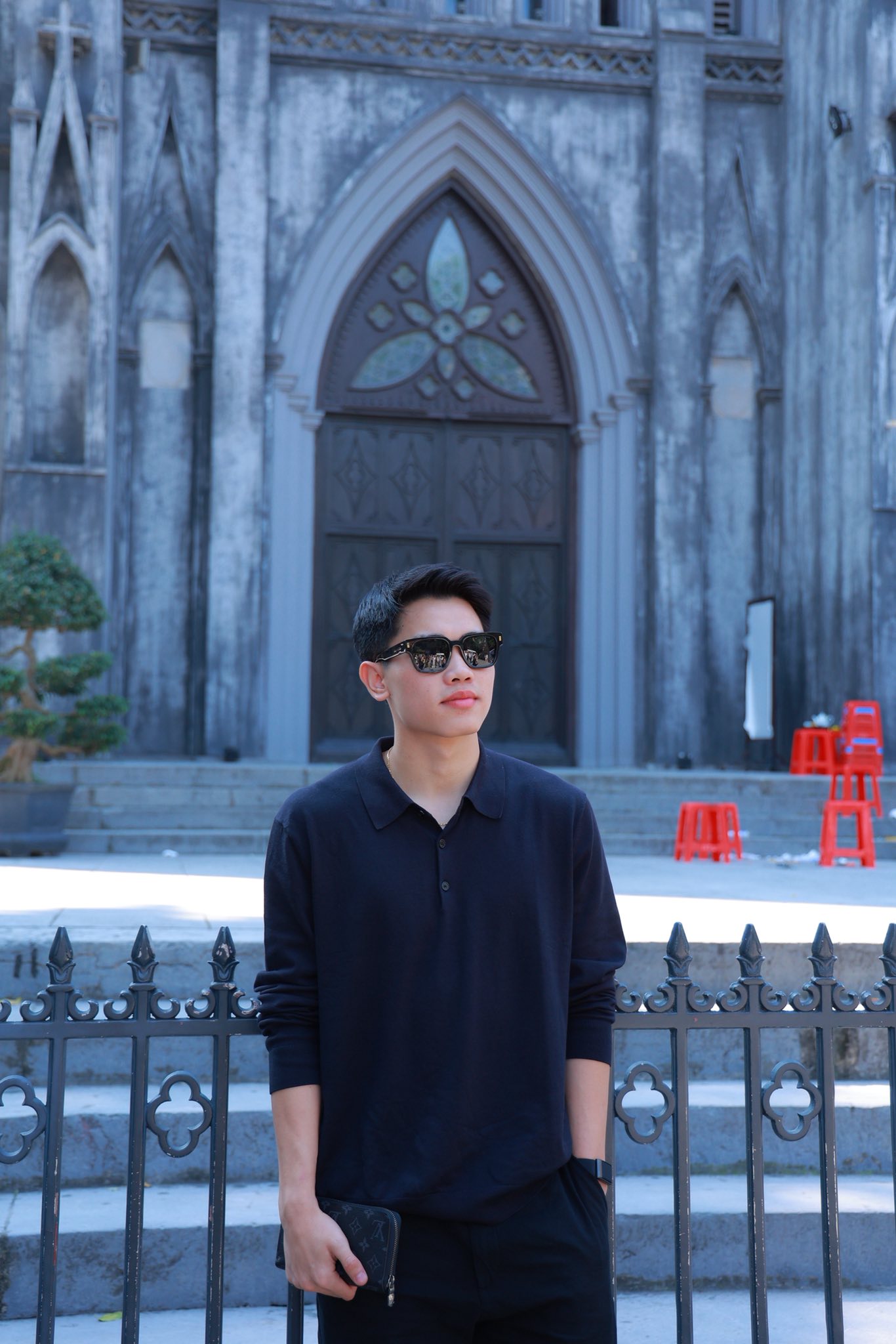 Có cầu thủ nào đi đá bóng mà da trắng bóc như Đình Bắc, visual thư sinh, vén áo khoe body thì cực cuốn