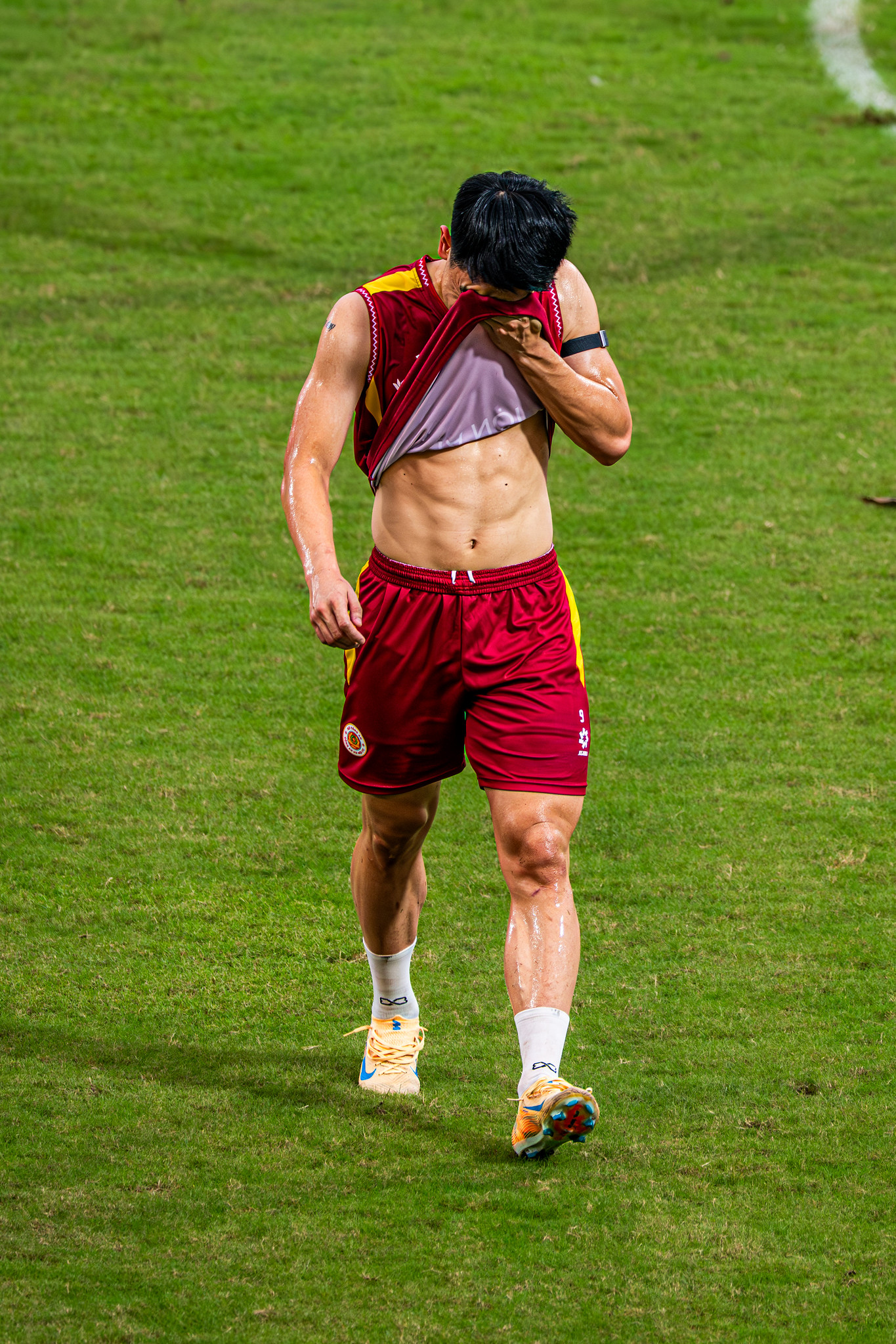 Thể hình săn chắc của Đình Bắc  (Ảnh: CAHN/ Thang Nguyen)