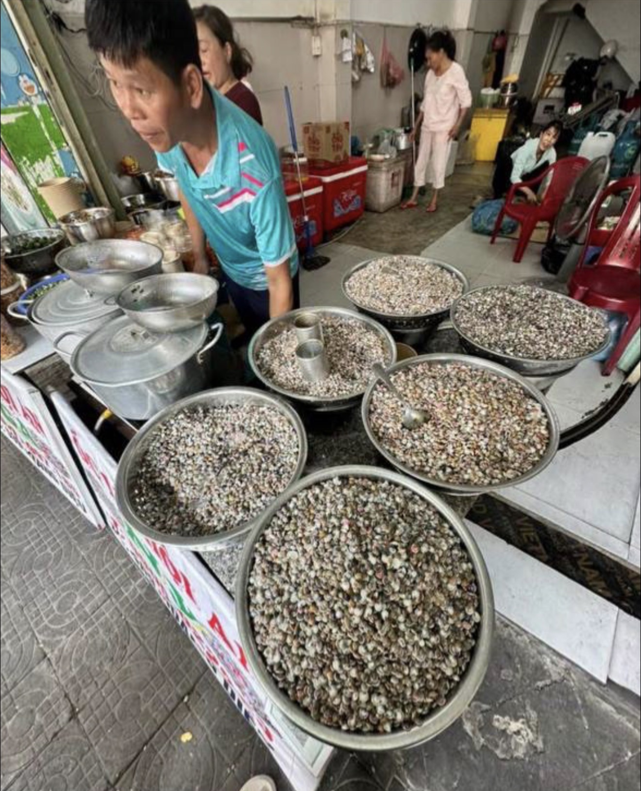 Giá vàng đu đỉnh cũng không bằng lon ốc lể miền Trung