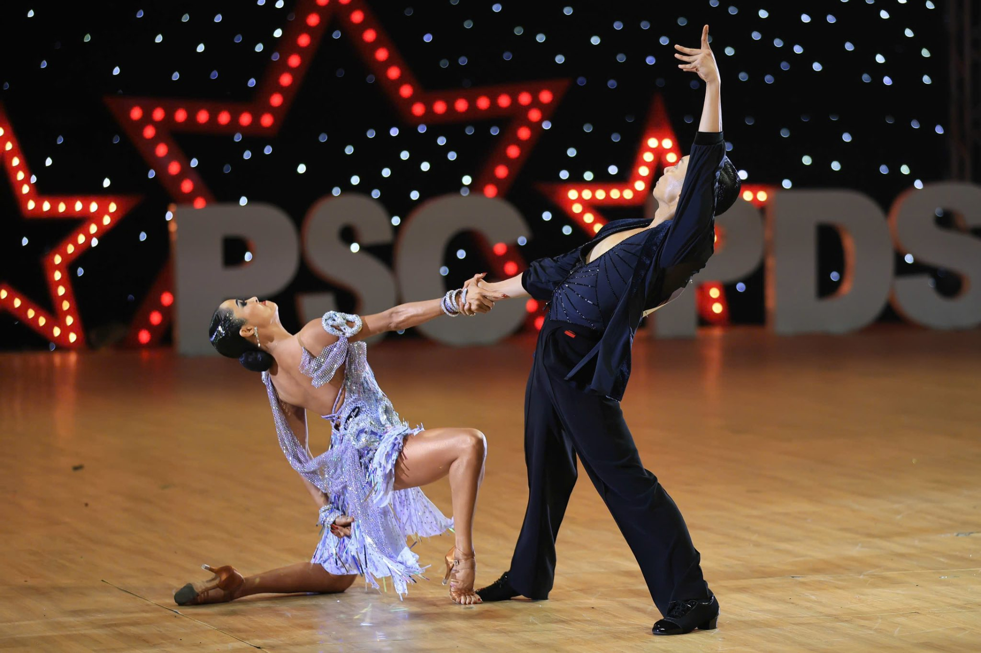 Khánh Thi – Chí Anh kết hợp: DanceSport Việt Nam 