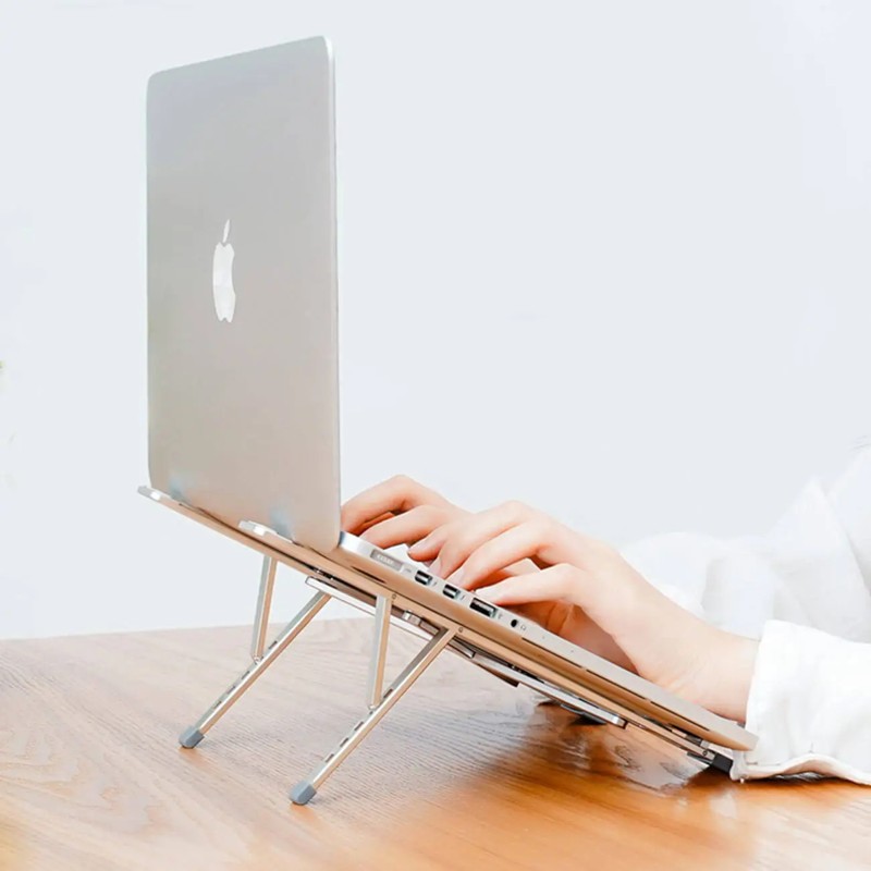 90% người dùng đang sạc laptop sai cách