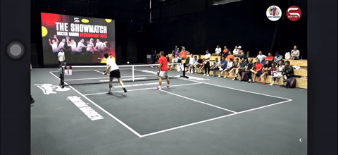 Xôn xao video thầy dạy pickleball giá 2 triệu/ giờ đi đánh giải: Ai ngờ vẫn giẫm bếp, rúc lưới như 