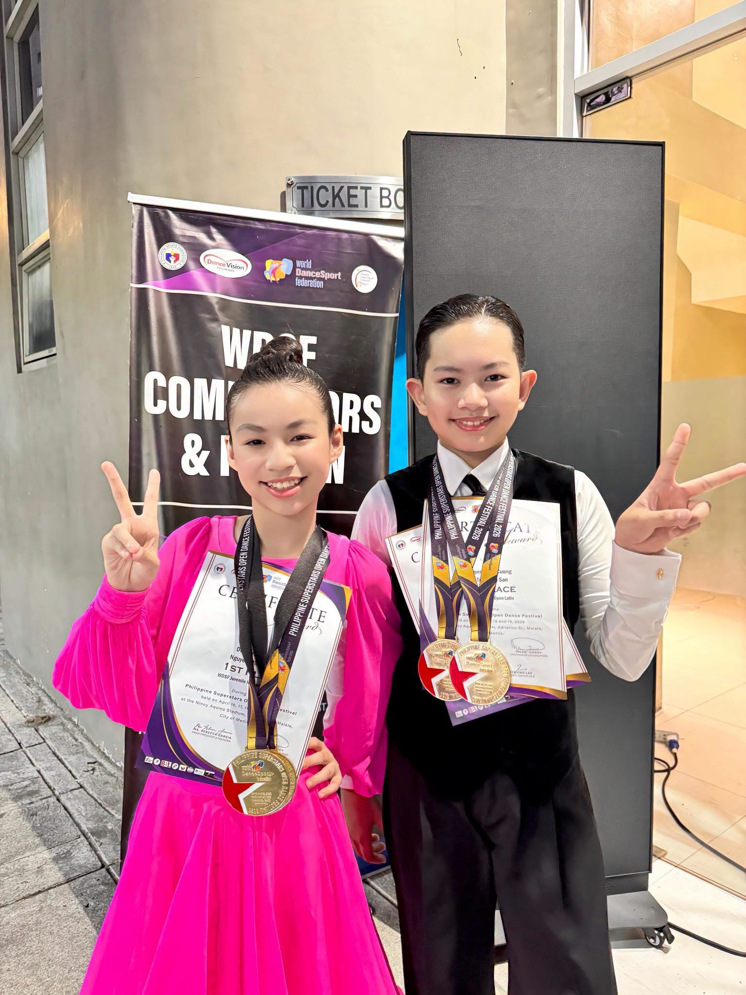 Kubi và Linh San giành 2 HCV (Ảnh: FBNV)