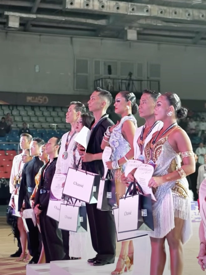 Khánh Thi nghẹn ngào xúc động khi Phan Hiển - Đặng Thu Hương giành 