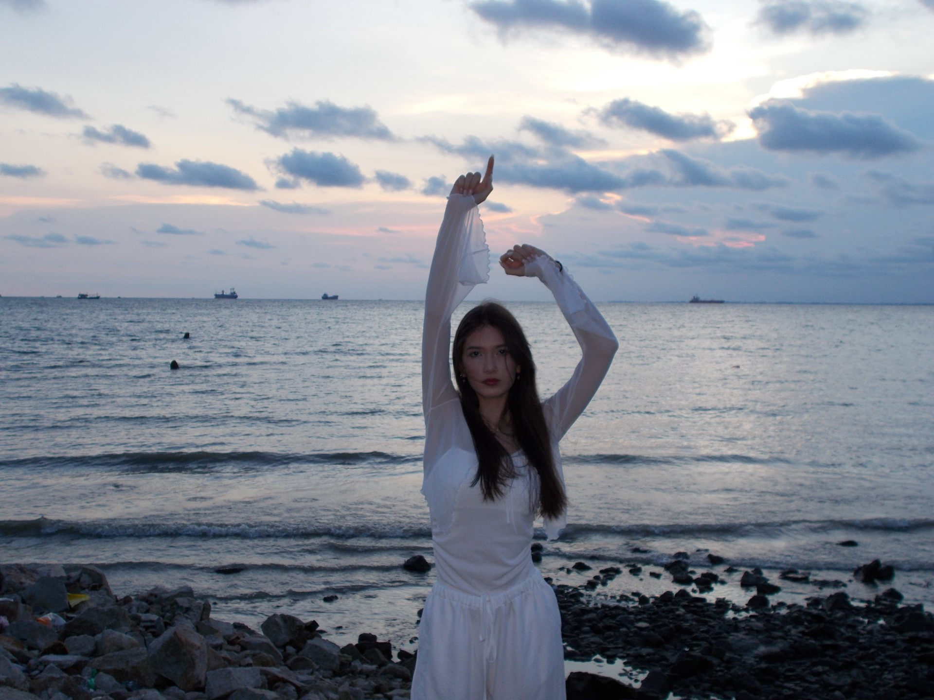 Cận cảnh em gái 1m77 của thủ môn Lâm Tây đi catwalk: Visual nổi bật, đôi chân dài nuột nà gây chú ý