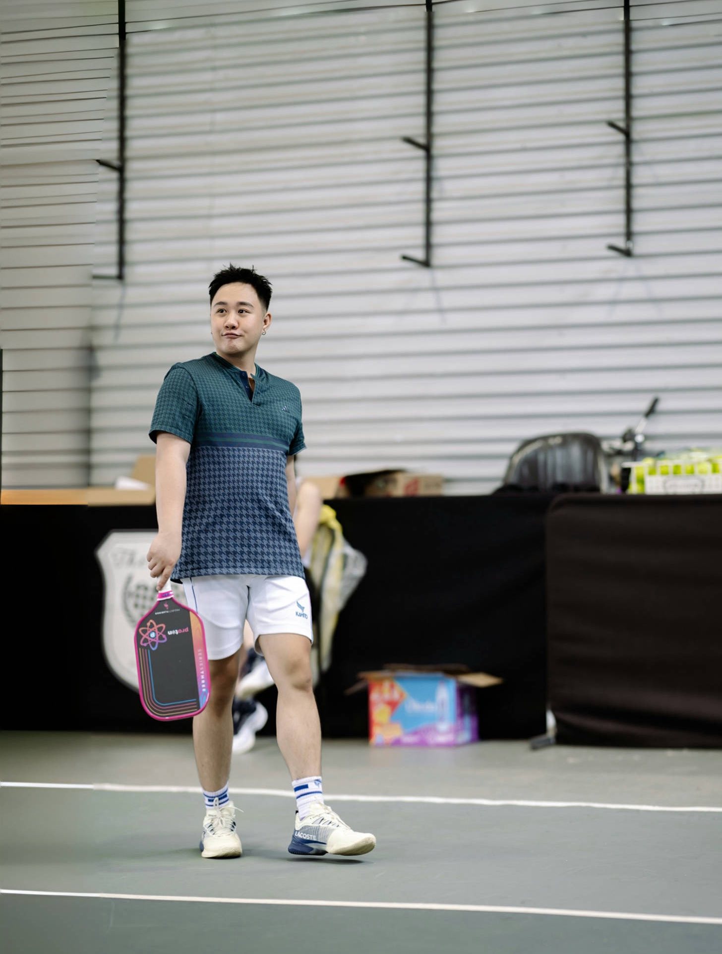 Nhìn Trung Quân Idol vậy mà không phải vậy, trên sân pickleball lạ lắm!