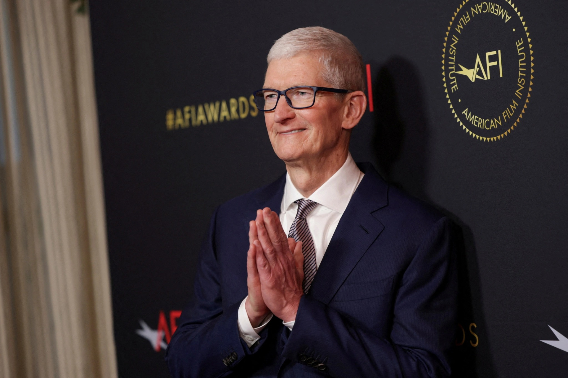 Tim Cook sẽ rời ghế CEO Apple 