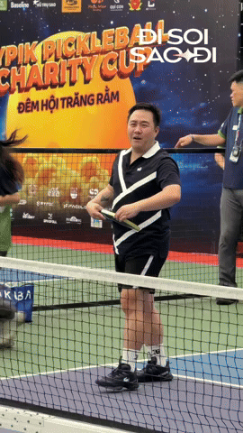 Nhìn Trung Quân Idol vậy mà không phải vậy, trên sân pickleball lạ lắm!