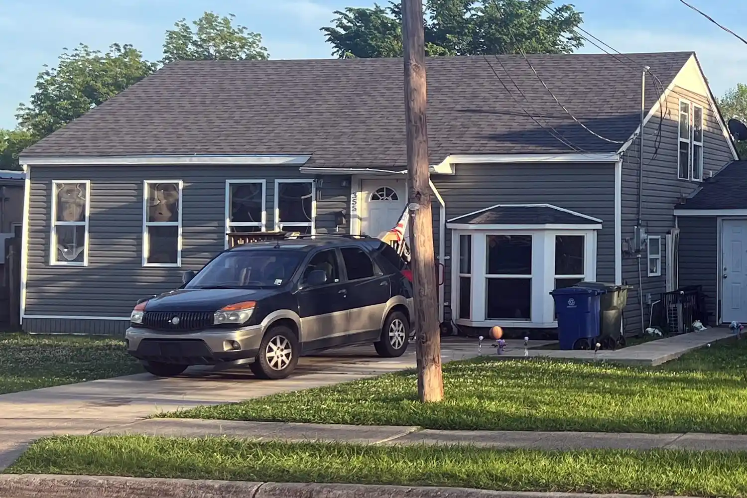 Ngôi nhà nơi xảy ra vụ xả súng rúng động