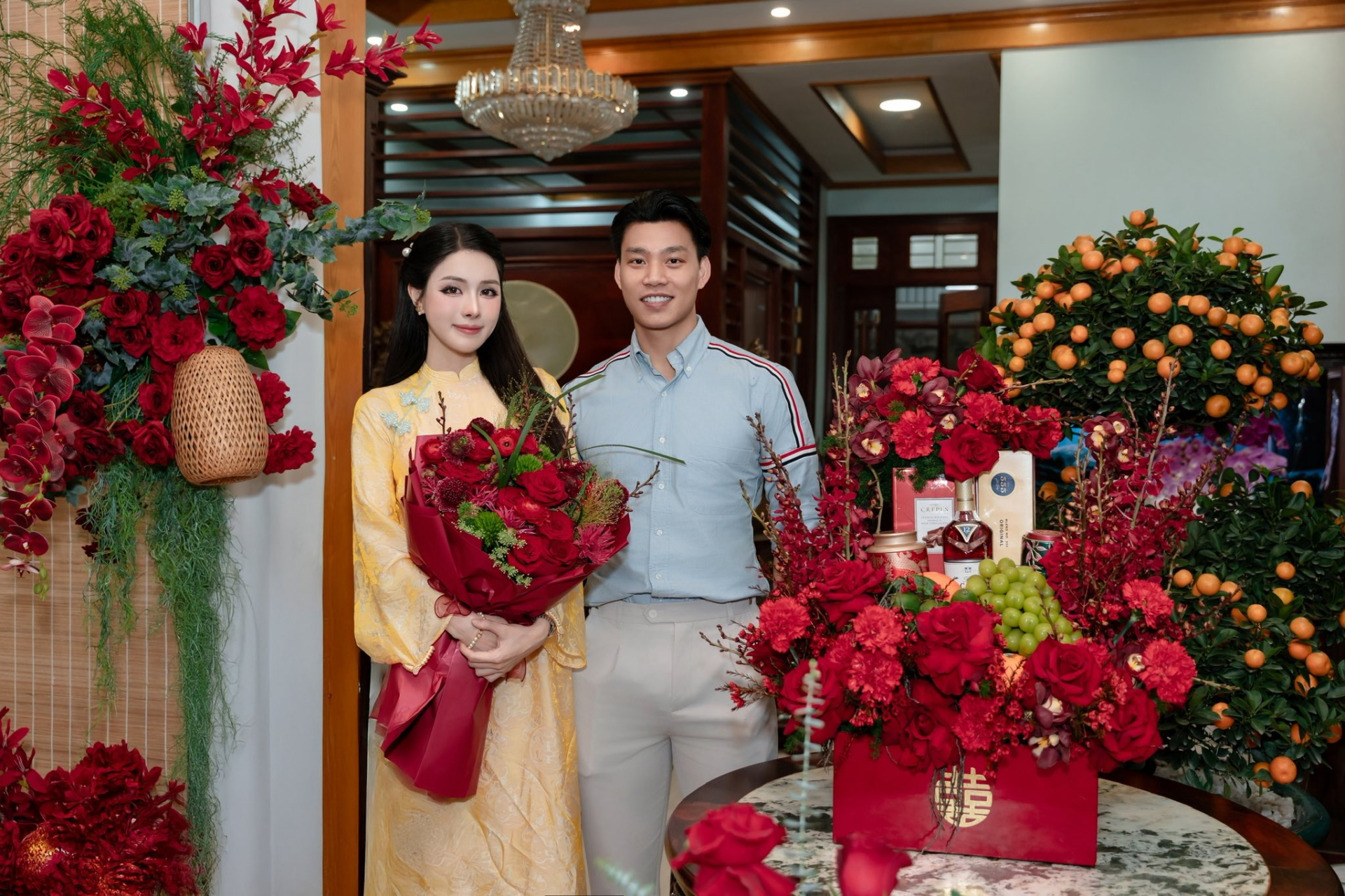 Văn Thanh bảnh bao, Bích Hạnh xinh đẹp trong ngày dạm ngõ (Ảnh: FBNV)