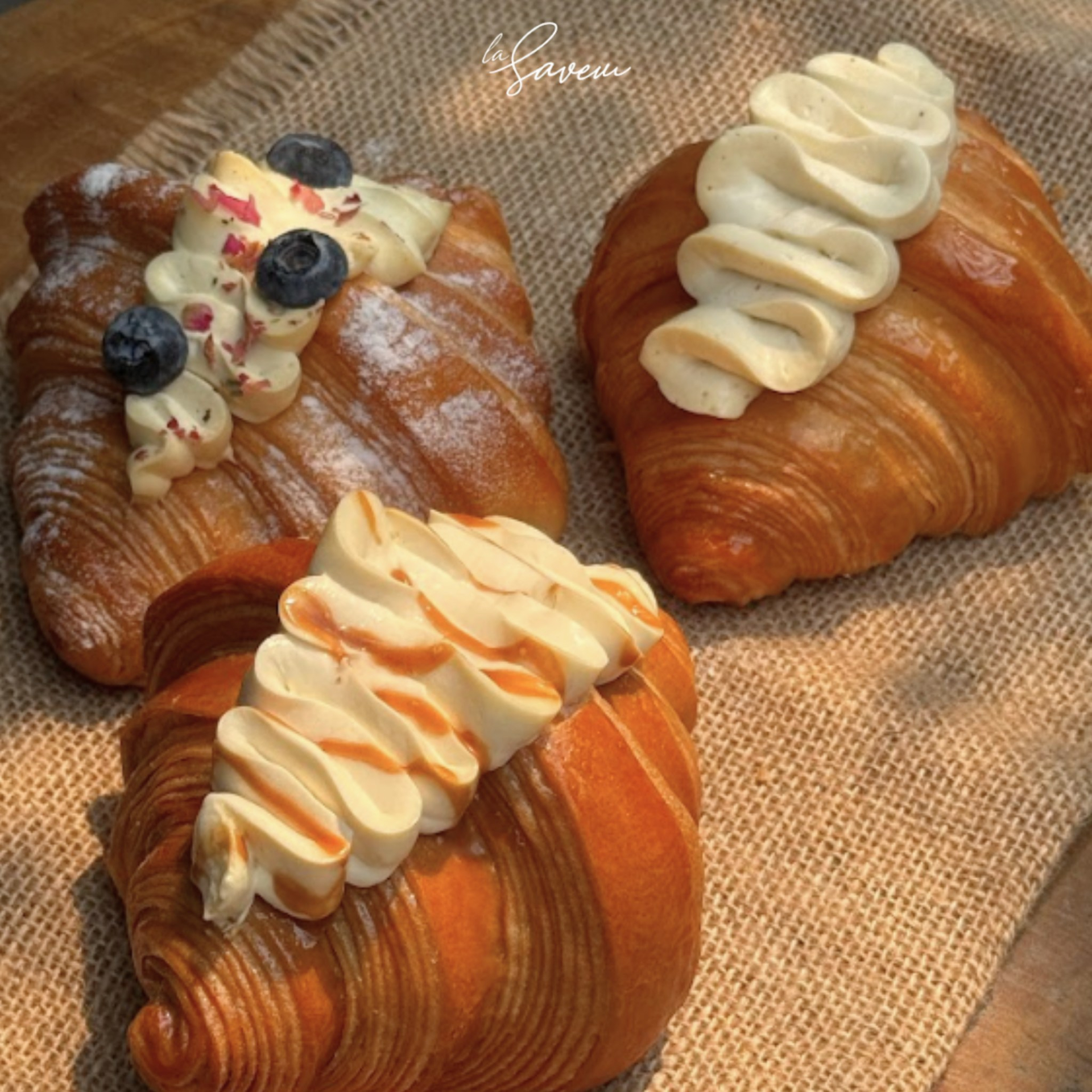 Xôn xao hình ảnh nghi vấn bếp bẩn tại tiệm bánh nổi tiếng Hà Nội, đại diện quán chính thức lên tiếng