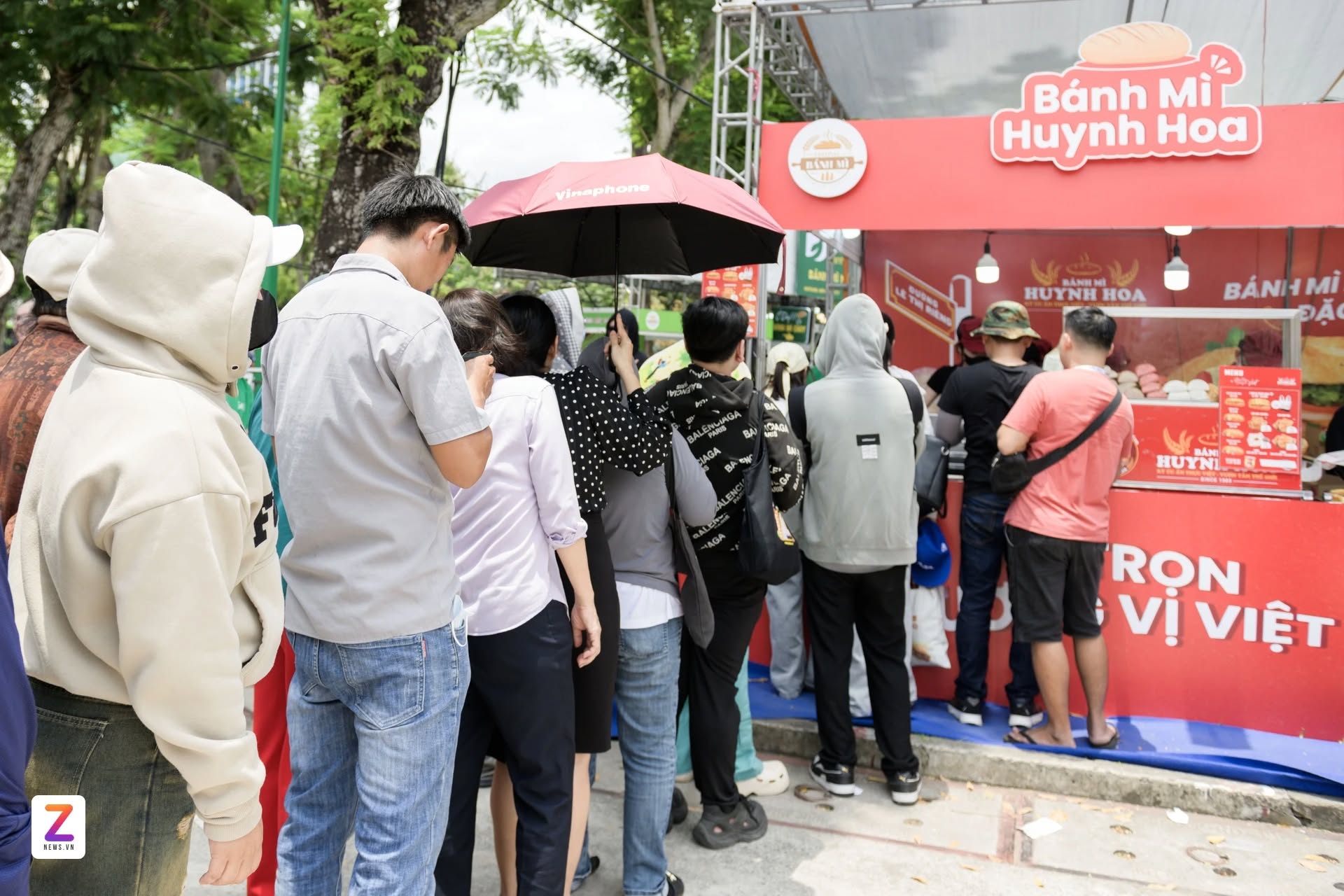 Có thể gặp cả thành phố ở Lễ hội Bánh mì Việt Nam hôm nay: Huynh Hoa đông vô địch, khách Tây thử xong nghiện luôn 