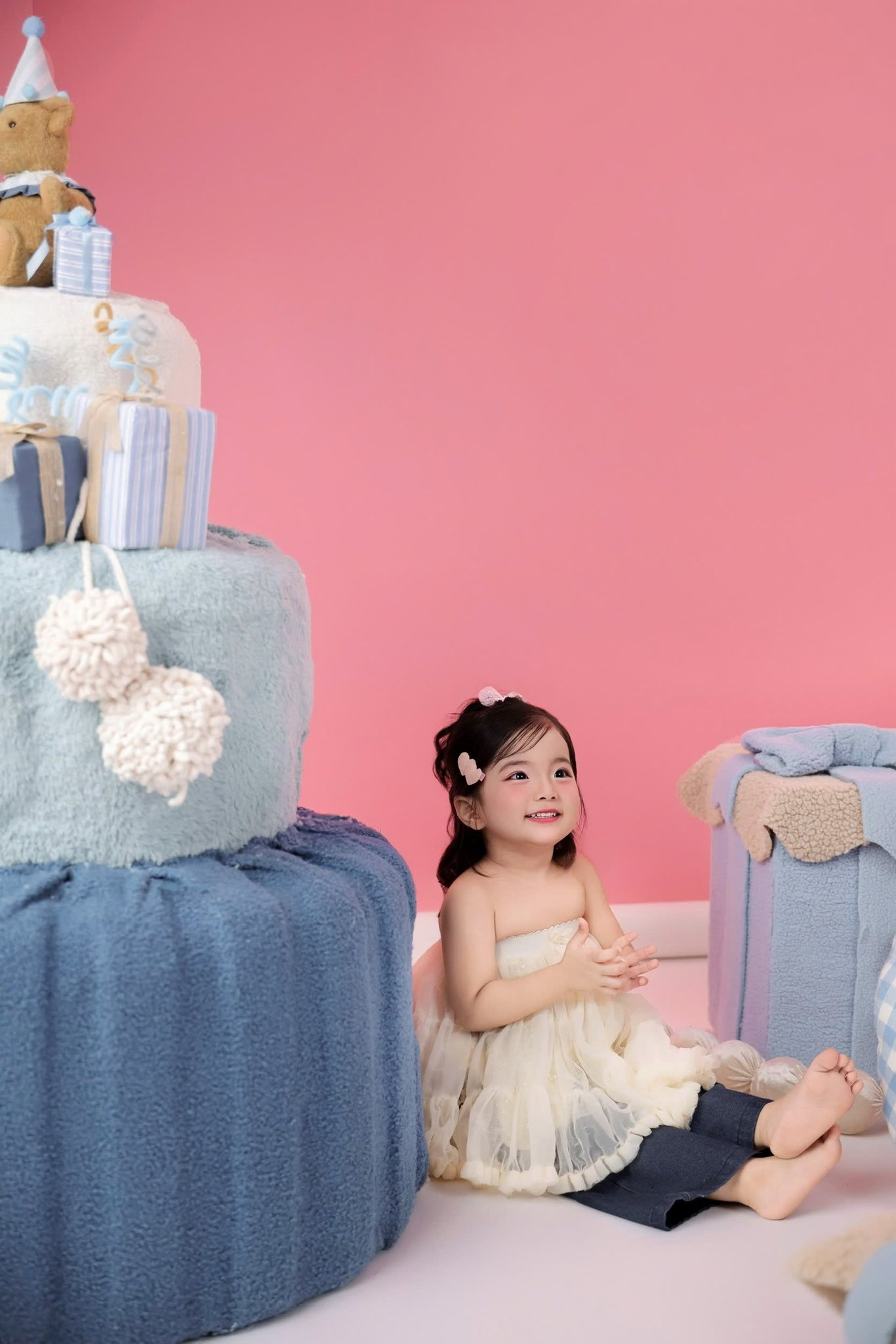 Phát sốt trước visual xinh yêu như búp bê của Anna, Lisa nhà Khánh Thi - Phan Hiển