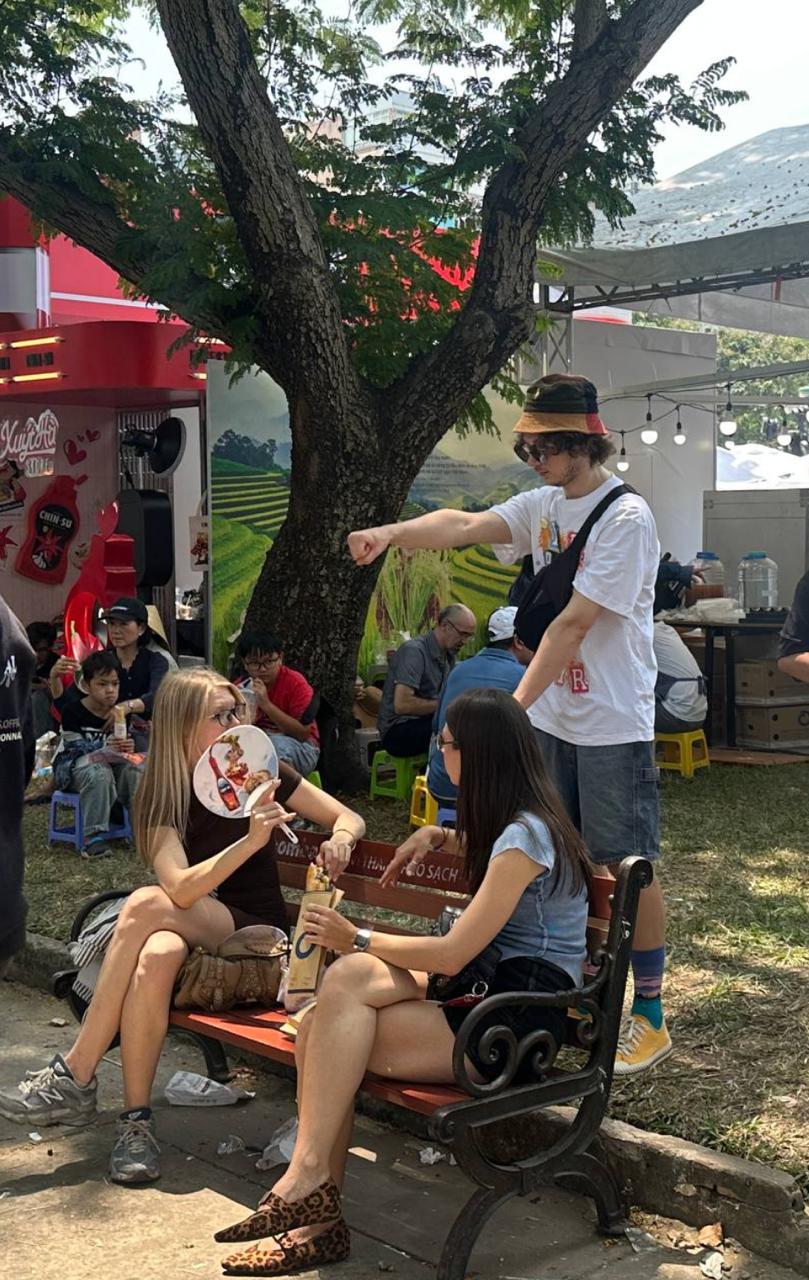 Có thể gặp cả thành phố ở Lễ hội Bánh mì Việt Nam hôm nay: Huynh Hoa đông vô địch, khách Tây thử xong nghiện luôn 