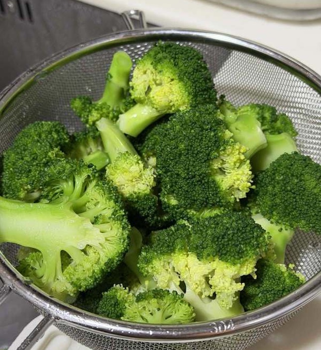 Ngâm bông cải xanh 3 lần nước muối vẫn đầy 