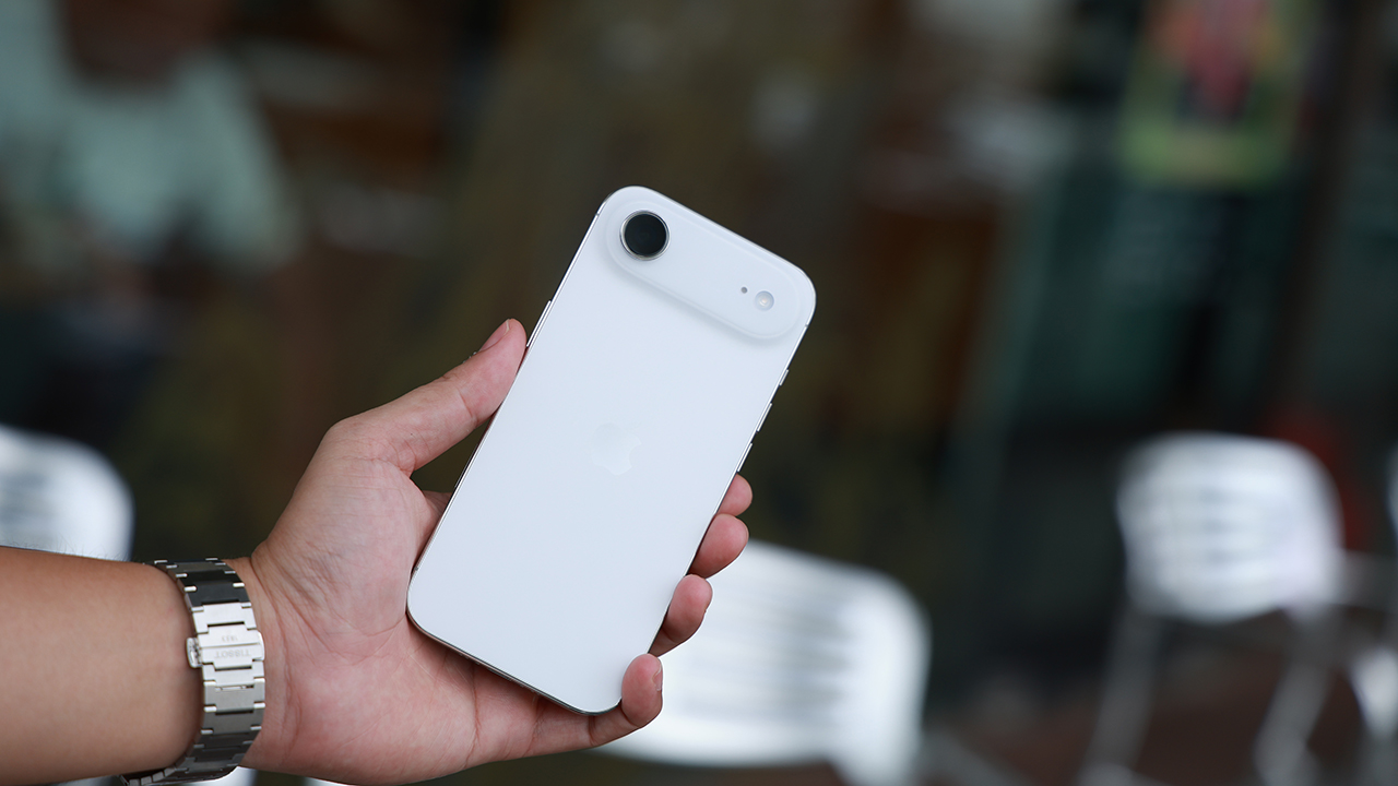 iPhone 17 đang giảm giá chưa từng có, iPhone Air chạm đáy mới