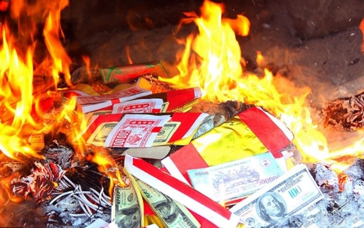 Thắp hương xong phải hạ ngay 3 thứ này: Để lâu bề trên phật ý, trôi lộc trong nhà