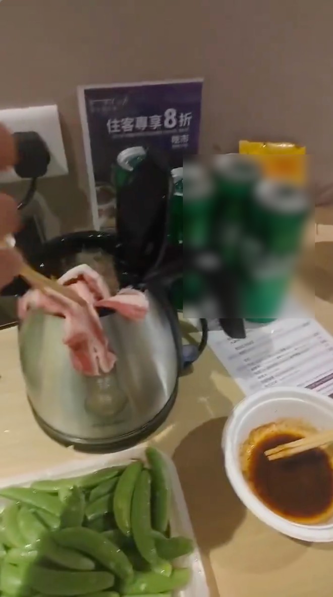 Ai đi khách sạn dịp lễ 30/4 xin tuyệt đối đừng dùng ấm siêu tốc