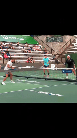 Thầy quốc dân pickleball Zane Navratil “body bag” Jack Sock rồi về nhà mới xin lỗi online, nhận cú phản dame cực gắt