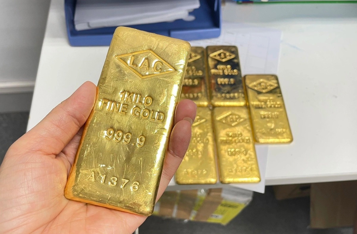 Cảnh sát chặn đứng cuốc xe shipper giao hàng lúc nửa đêm, phát hiện bí mật đáng ngờ trong lõi nồi cơm điện