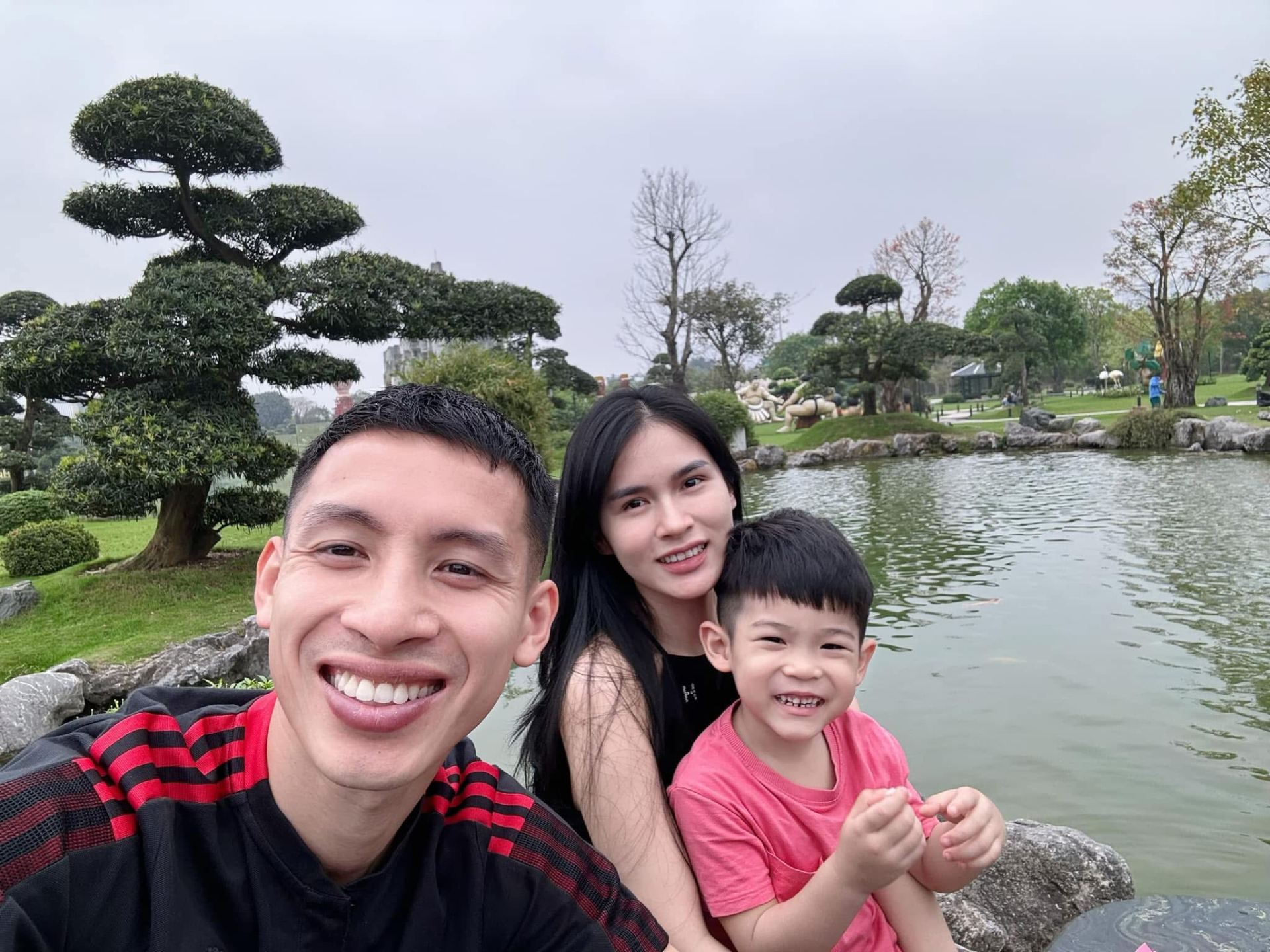 Hùng Dũng có gia đình hạnh phúc (Ảnh: FBNV)