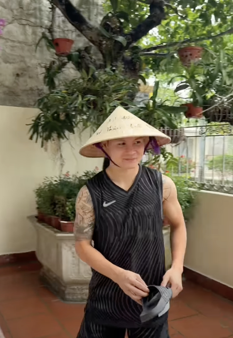 Thì ra đây là cuộc sống đời thường của Quang Hải và Chu Thanh Huyền