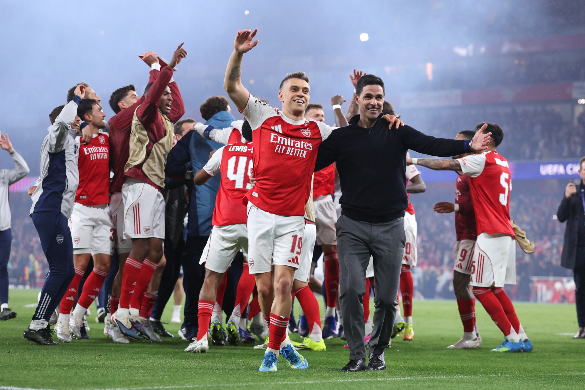 Arsenal có quyền tự quyết trong tay để vô địch ngoại hạng Anh (Ảnh: Getty) 