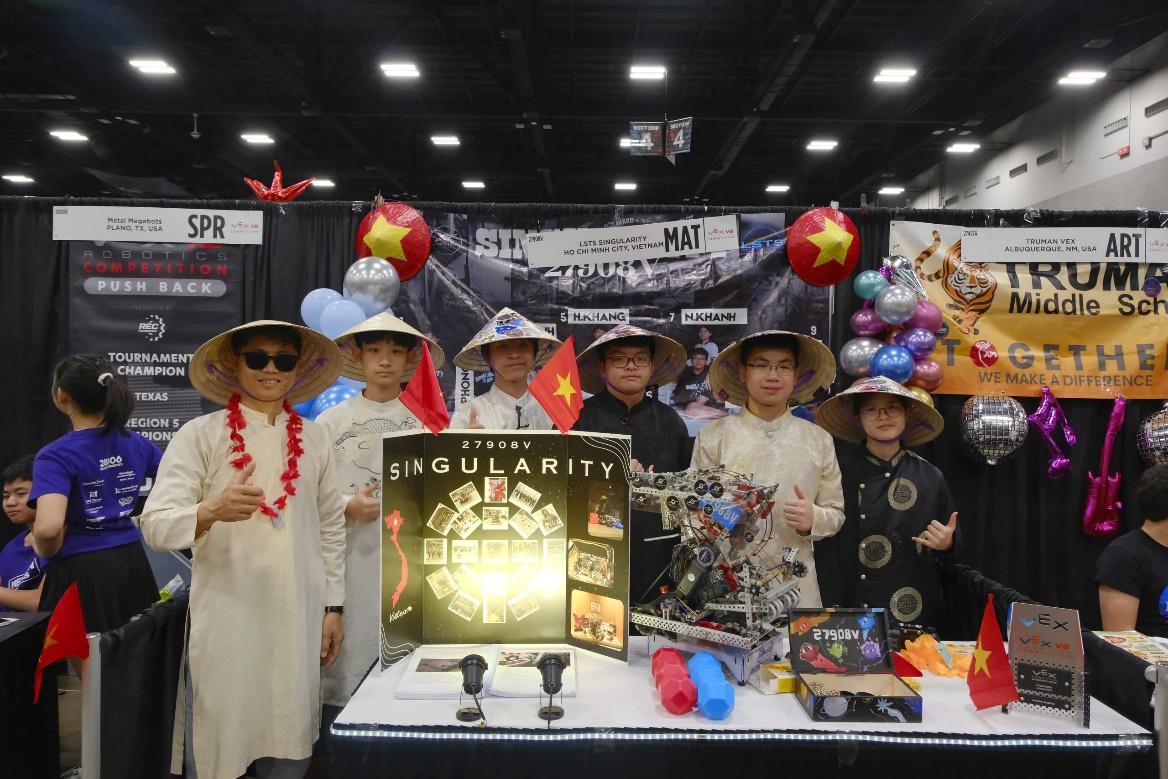 Team 27908V - LSTS SINGULARITY tại Pit của đội