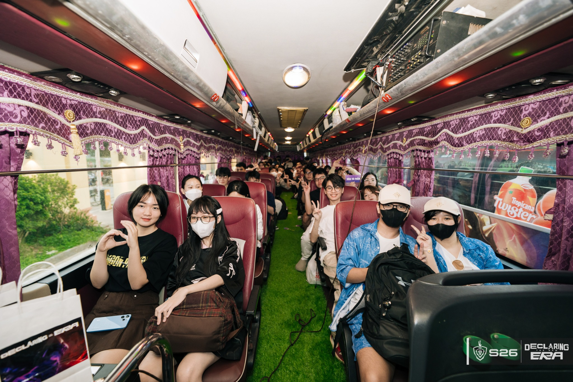Hàng ngàn game thủ lên xe bus đổ bộ Quảng Ninh, chảo lửa chung kết Đấu Trường Danh Vọng nóng rực trước giờ G